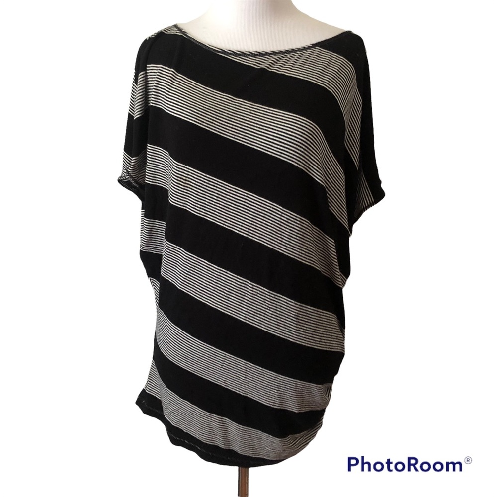 Max Studio Blouse Black and White Striped Batwing Sleeve Size small